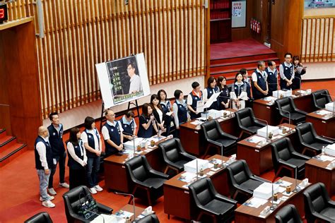 陳其邁議會施政報告，3黨團質詢食安、工安及兒安