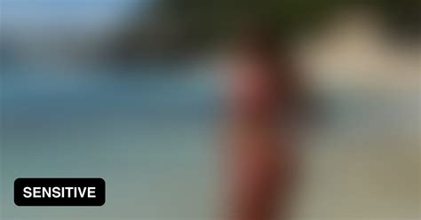 Fit Blonde Beauty Gag