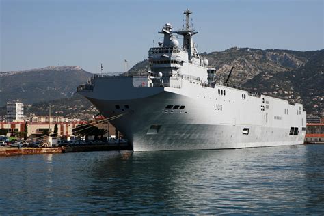 French ship Mistral (L9013)