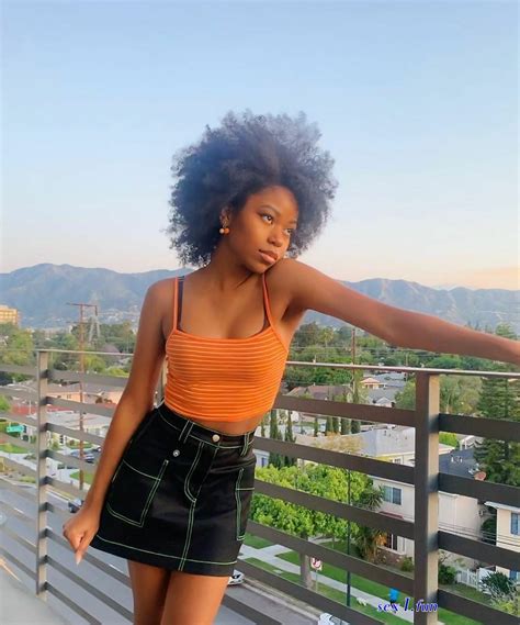 Riele Downs Sexy Pictures Free Sex Photos And Porn Images At Sex Fun