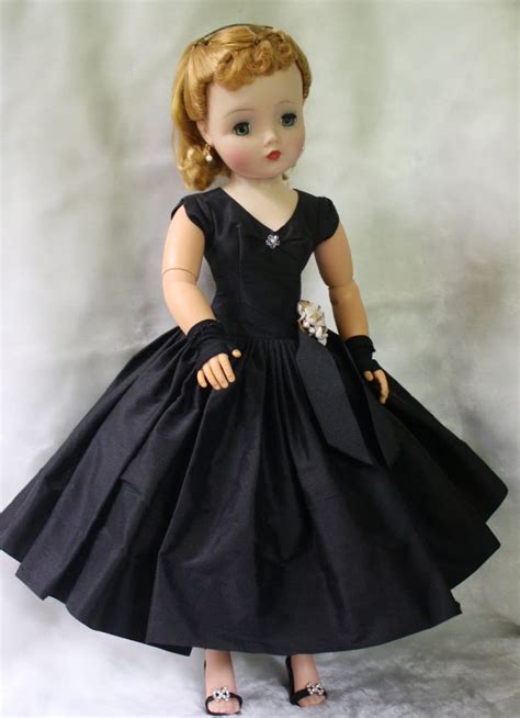 Vintage 1950s Madame Alexander 20 Cissy Doll In Striking Couture Gown