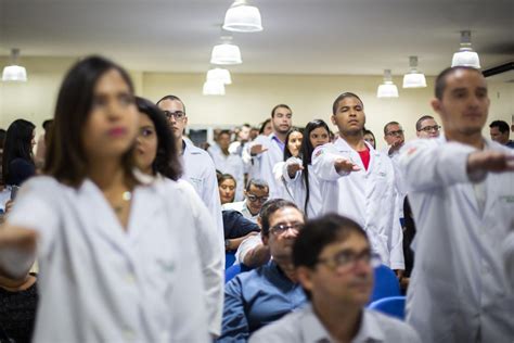 Calouros de medicina da Uepa participam da Cerimônia do Jaleco