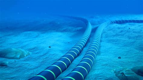 Cabo submarino de fibra óptica que liga Brasil à Europa é inaugurado