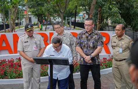 CEK FAKTA Apakah Ada Dildo Saat Rumah Ahmad Sahroni Dijarah IDN Times