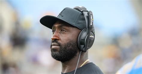 DeShaun Foster, UCLA Agree to Contract as New HC After Chip Kelly's