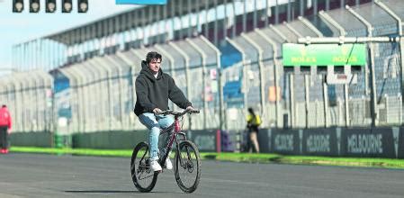 Ferrari Anuncia El Retorno De Carlos Sainz En Melbourne