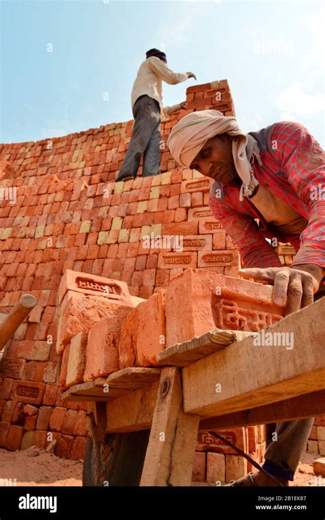 Clay Bricks Drying In Sun Hi Res Stock Photography And Images Alamy