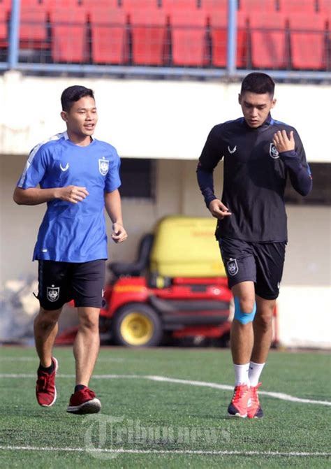 Gelandang PSIS Semarang Septian David Maulana Lakukan Latihan Foto 8