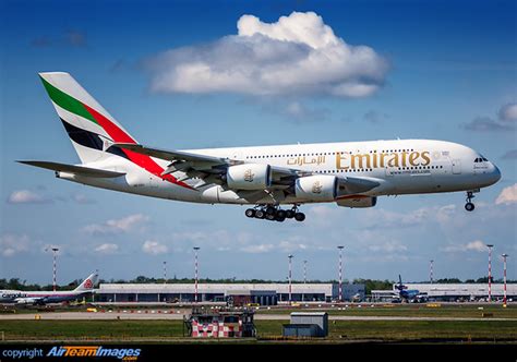 Airbus A380 861 Emirates A6 EEH AirTeamImages