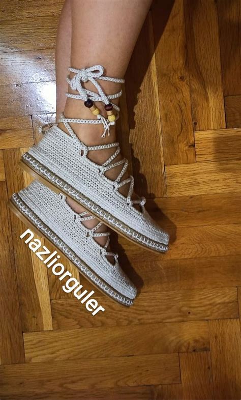 Pin by mari mena on Sandalias tejidas | Crochet shoes, Shoe laces ...