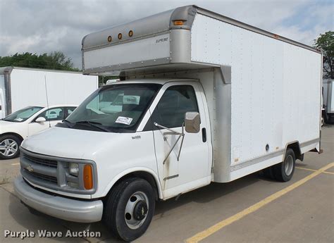 2001 Chevrolet Express G3500 Box Truck In Wichita Ks Item Da7869