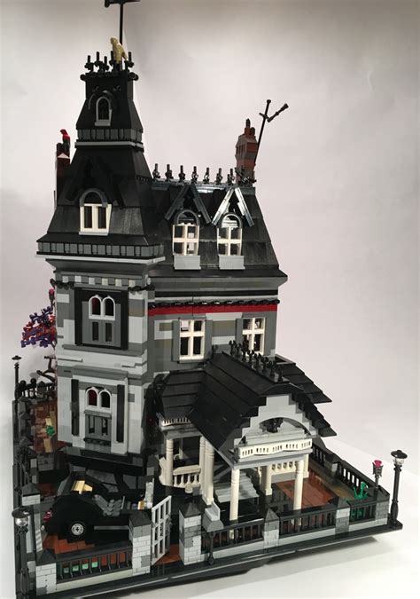 This LEGO Addams Family Mansion needs to happen / Boing Boing