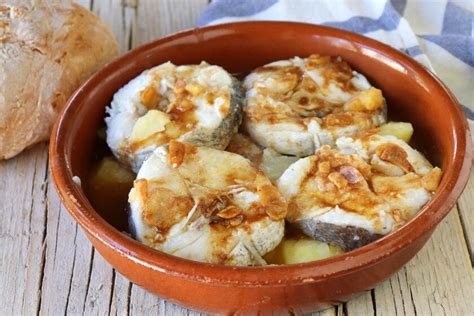 Merluza A La Gallega La Receta Tradicional De Pescado Que Gusta A Todo