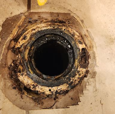 Toilet Leaks at the Base: Unraveling the Mystery Behind Your Toilet ...