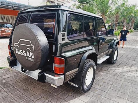 Nissan Patrol Short 3 Doors Y60 Manual Bensin 4X4 Eks KTT MobilBekas