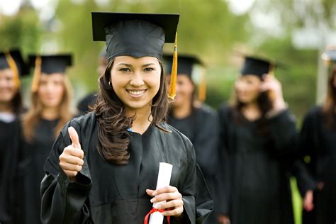 Why college students should get career counselling before they graduate