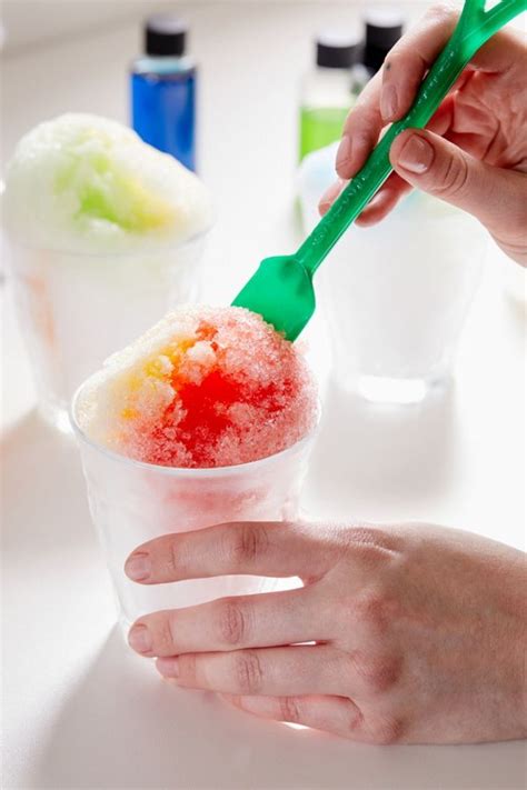 Little Snowie 2 Snow Cone Maker | Snow cone maker, Refreshing treats ...