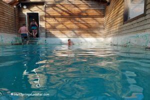 Chico Hot Springs A Historic Montana Getaway In Paradise Valley Hot