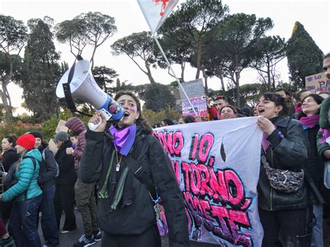 Centinania Di Migliaia In Piazza E Meloni Attacca Pd S E Cgil Il