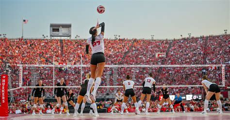 Nebraska Volleyball Team Sets World Record For Largest Crowd At A Women