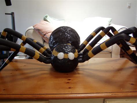 DIY: Halloween Spider | Make: