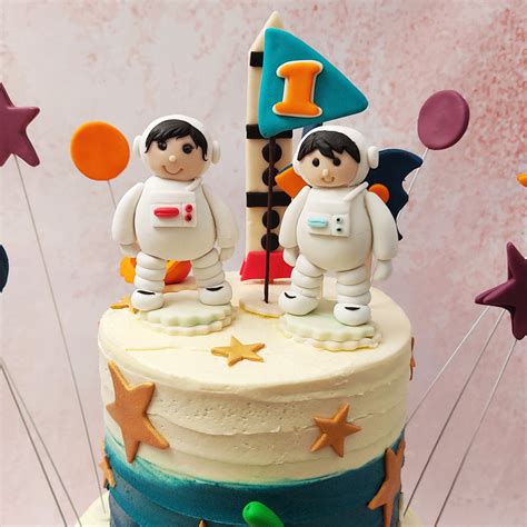 Two Tier Astronaut Theme Cake | Space Theme Cake | Galaxy Themed Cake ...