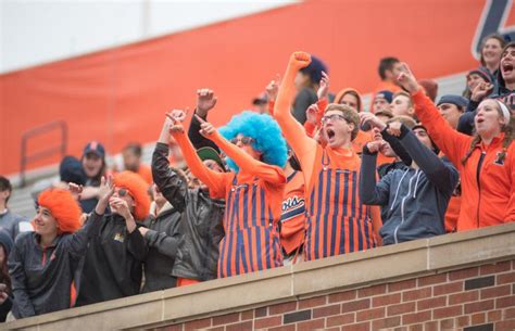 Illinois Ticket Office Sees Large Response With Free Student Football