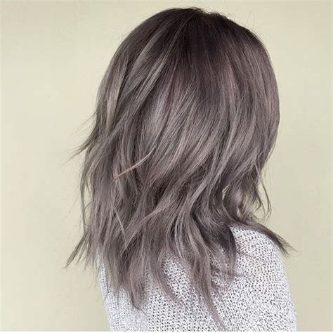 Pinterest Looks That Will Convince You To Dye Your Hair Grey Idee