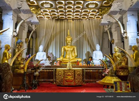 Sri Dalada Maligawa, Temple of the Buddha Tooth, Sri Lanka Stock Photo ...