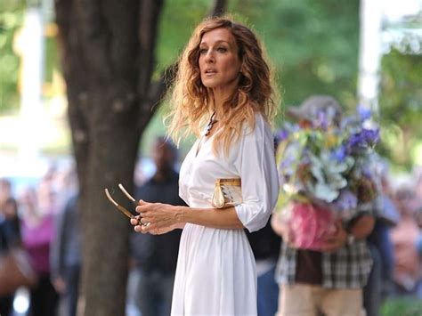 We Ranked Carrie Bradshaw S Best Satc Looks Society19