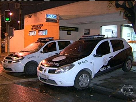 Criminosos Atacam Upp De Manguinhos Bom Dia Rio G