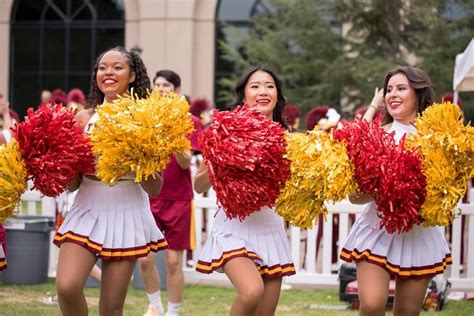 Pin By Spacini On Cheerleading Hot Cheerleaders Cheerleading Uniforms Cheerleading