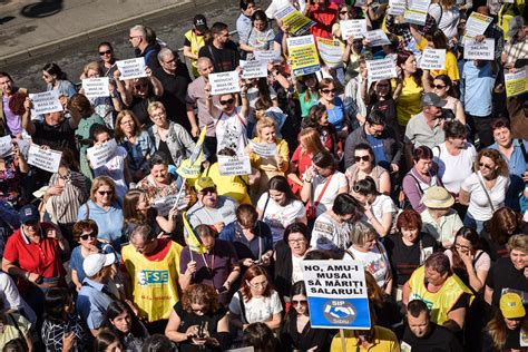 Cel Mai Mare Protest Al Profesorilor Organizat La Sibiu Aproape