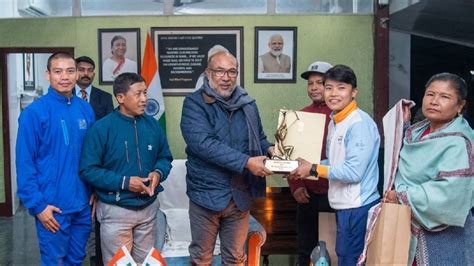 Manipur: Arjuna Awardee Naorem Roshibina Devi meets CM N Biren Singh ...