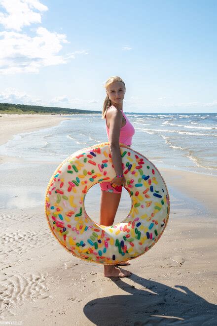 Fascinating ShowyBeauty Porn Pic