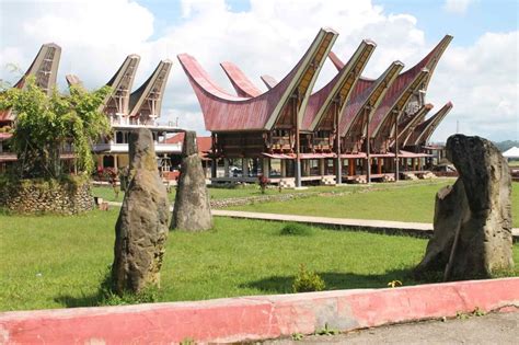 Yuk, Kenalan dengan Rumah Adat Toraja yang Penuh Makna! | Rumah, Gaya arsitektur, Arsitektur