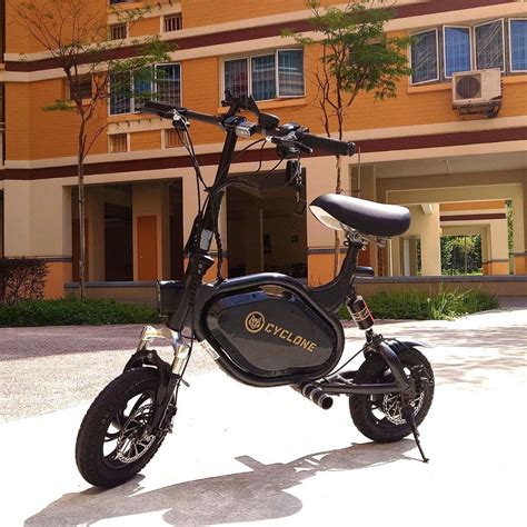 Electrowolf Cyclone E Scooter Electric Scooter Bike Bicycle Stock