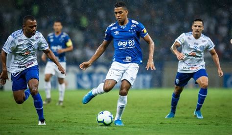 Csa Vence No Mineir O Segue Vivo E Deixa O Cruzeiro Na Zona Do