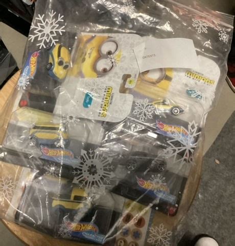 MINIONS PACK HOT WHEEL COLLECTION RALPHIEWORLDSTUDIOS