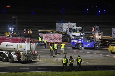 Logistik Motogp Tiba Di Lombok Rider Siap Jajal Sirkuit Mandalika