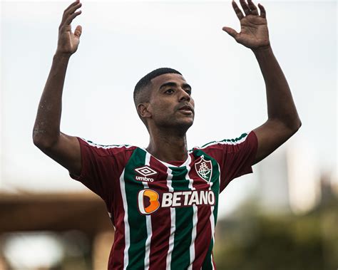 Alan Recebe A Primeira Chance Como Titular Ap S Retorno Ao Fluminense