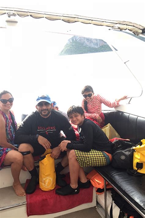 Arshad Warsi Family Vacation At Thailand Photos - FilmiBeat