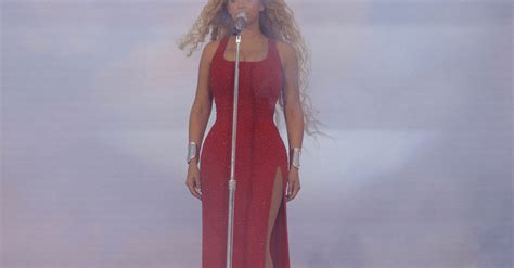 Beyoncé Exibe Look De Fenda Alta Na Turnê Mundial Do Renaissance 2023 Diário Carioca