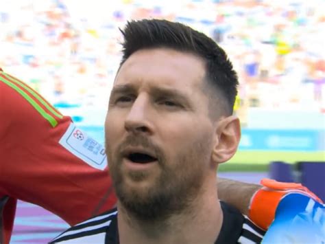 La Pícara Reacción De Messi Y El Emotivo Gesto De Scaloni El Himno