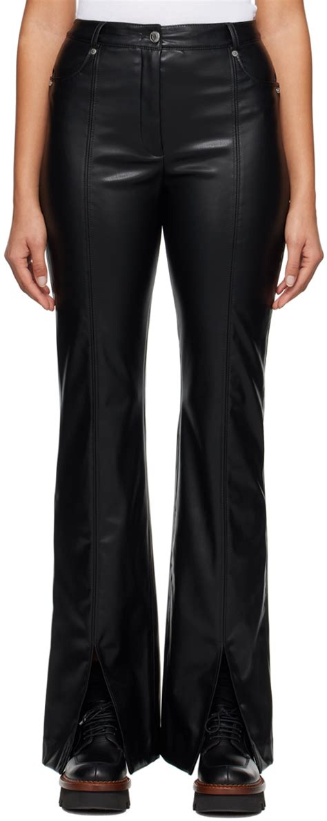 Pantalon noir en cuir synthétique à fentes Hugo en solde