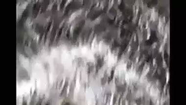 Tamil Aunty Lifting Saree Porn Video