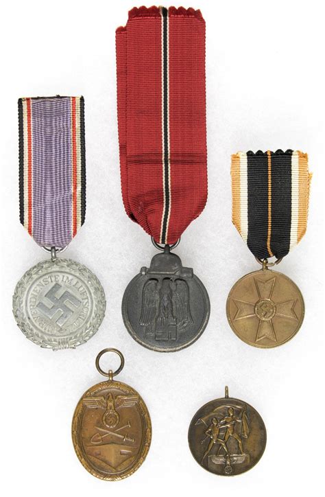 Lot - GERMAN MEDALS GROUPING (5)