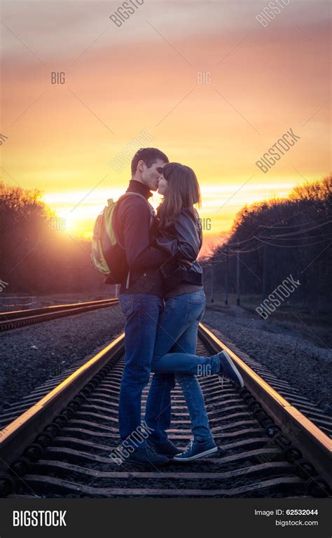 Imagen Y Foto Romantic Couple Prueba Gratis Bigstock