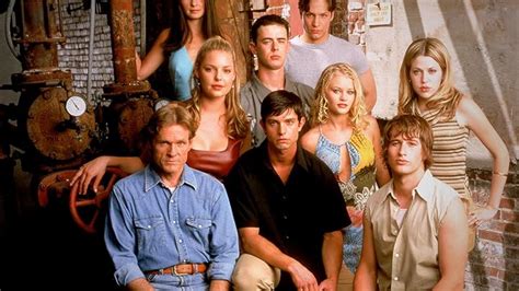 Amazon.com: Roswell Season 1 : Shiri Appleby, Jason Behr, Katherine ...