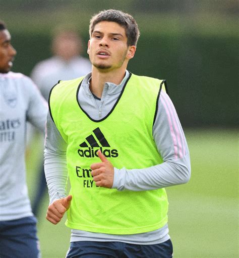 ¡Qué lujo!... Elian Quesada sigue mostrándose en el Arsenal | La Teja